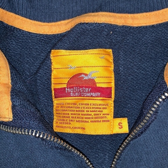 Hollister dark blue zip-up hoodie with no hood - Picture 3 of 4